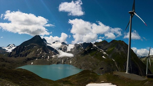 Dank Wasser- und Windkraft hat die Schweiz bei nachhaltigem Strom die Nase vorn.
