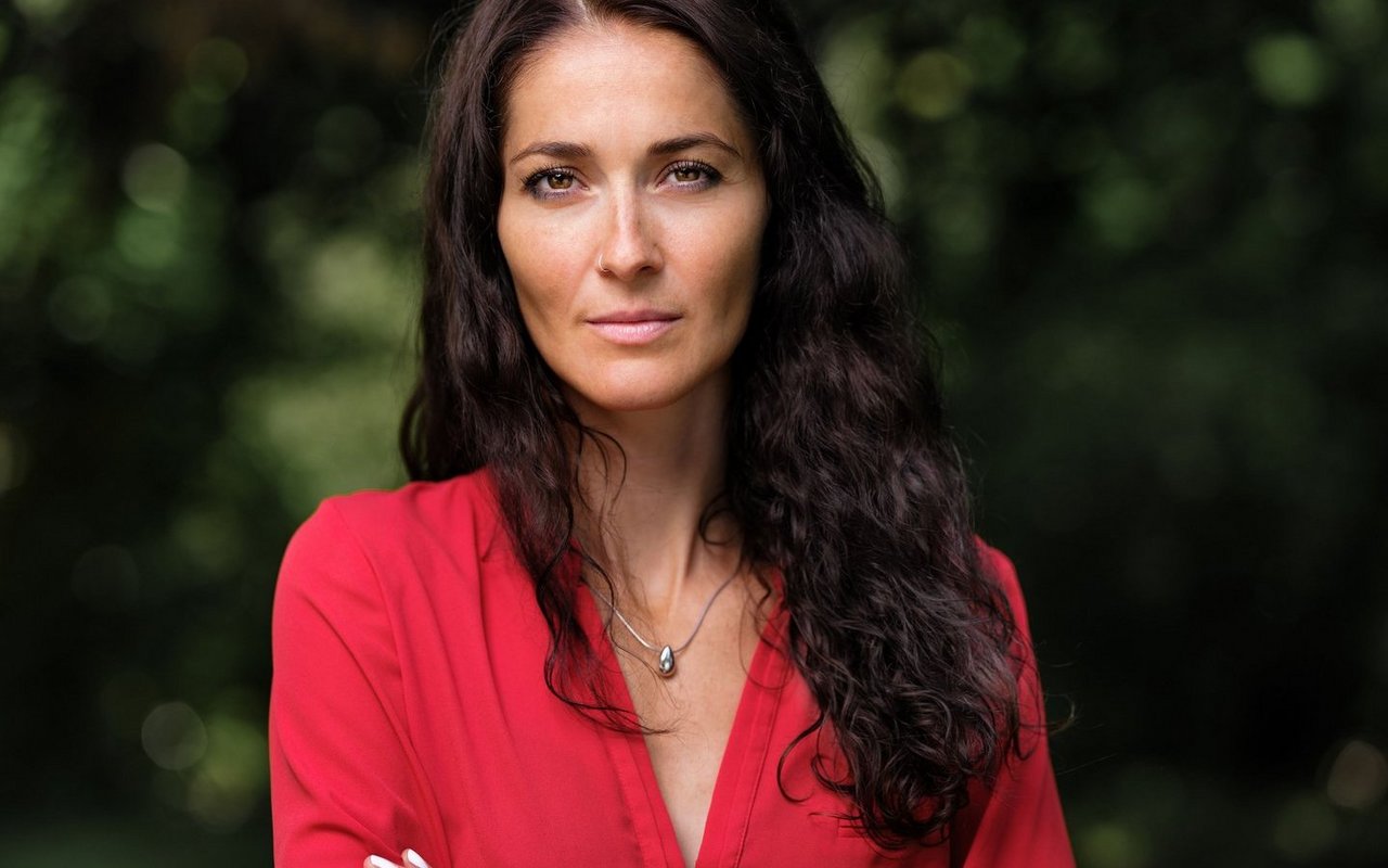 Ursula Bittner hat Abschlüsse in Internationaler Entwicklung, Internationalen Beziehungen sowie
einen Master in Business Administration.