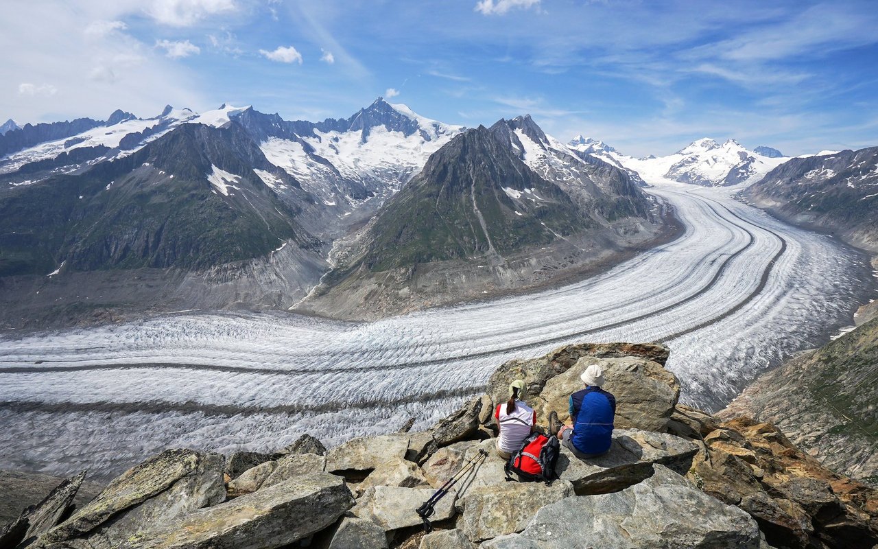 Der Grosse Aletschgletscher ist der flächenmässig grösste und längste Gletscher der Alpen. 