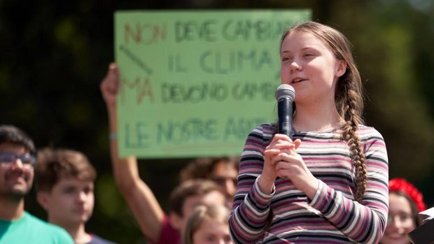 Greta Thunberg hält eine Rede