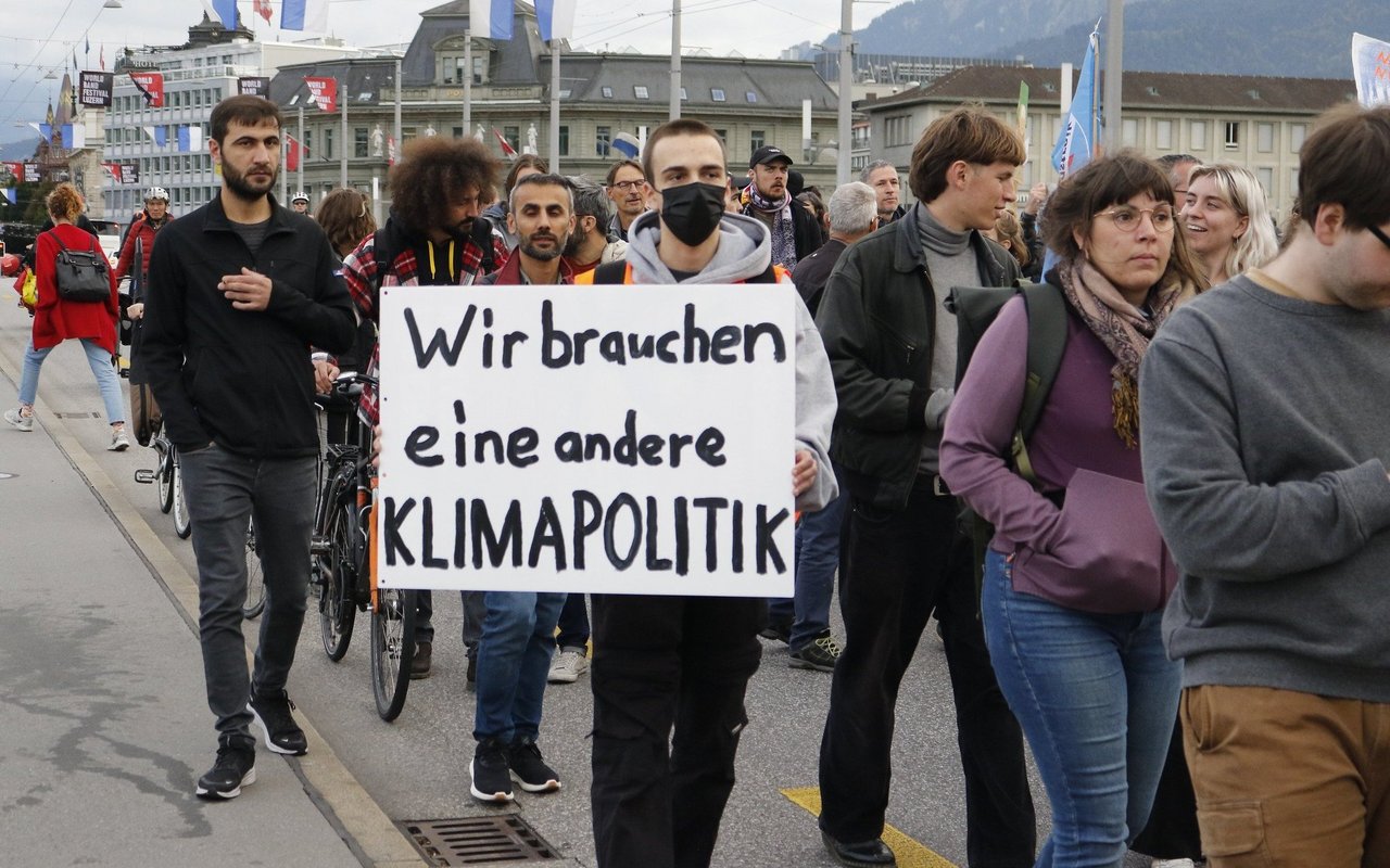 Klima-Aktivistinnen und Aktivisten an einer Demo in Luzern. 