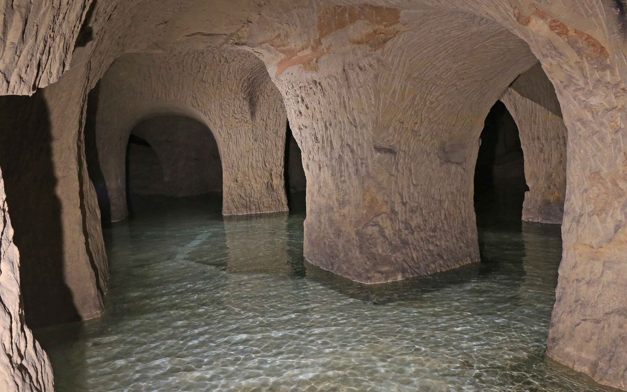 Die Gewölben des Quarzsandbergwerks in Buchs (ZH).