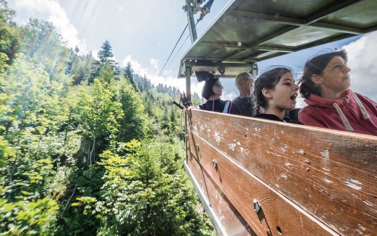 Die Kastenbahn sorgt für Frischluft und Nervenkitzel.
