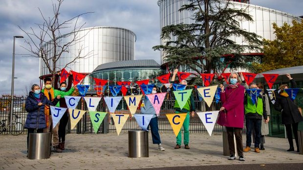 Klimaseniorinnen vor dem Europäischen Gerichtshof für Menschenrechte in Strassburg