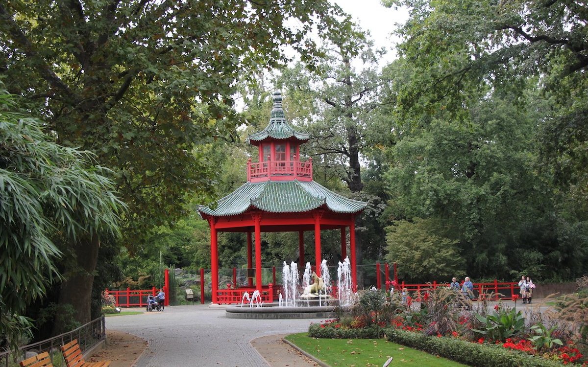 Der Berliner Zoo ist eine Märchenwelt mit Pagoden und beeindruckender Pflanzenwelt. 