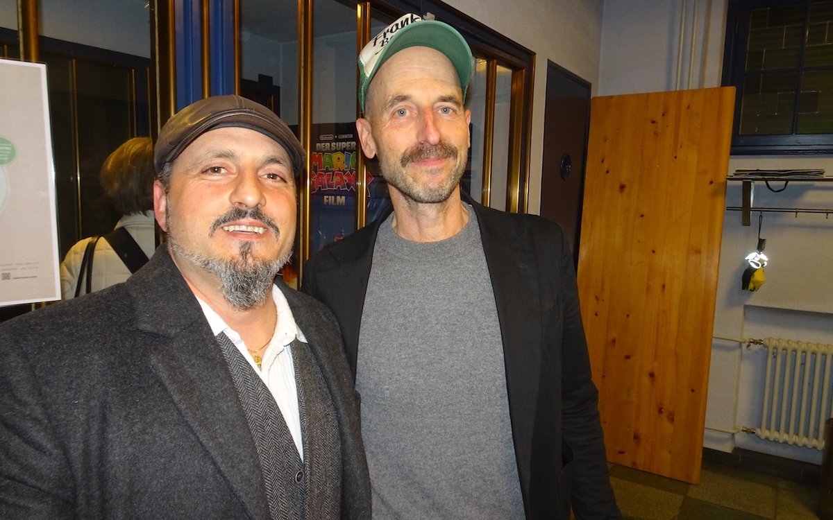 Marc Zihlmann (links), Leiter Sikypark, und Laurin Merz, Filmregisseur, an der Vorpremiere des Films "Wildtiere fürs Wohnzimmer" in Solothurn. 