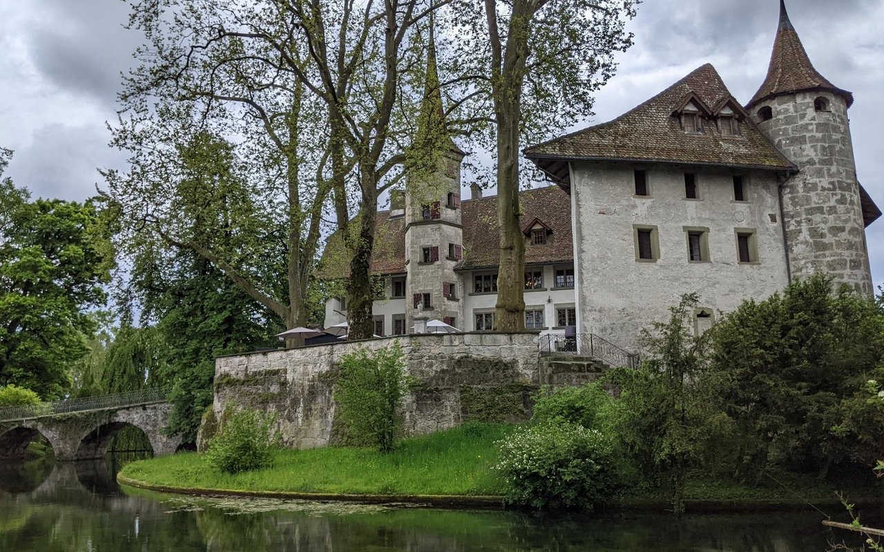 Das Schloss Landshut ist das letzte intakte Wasserschloss im Kanton Bern. 