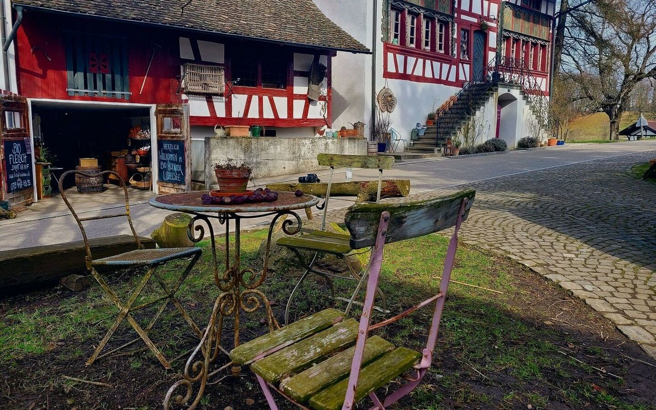 Der Bio-Hofladen am Lützelsee lädt zur Verpflegungspause ein.