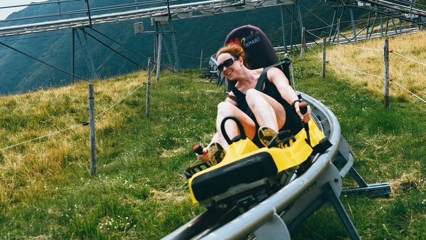 Die Rodelbahn «Coaster Bob» von Monte Tamaro ist bis zu 50 Kilometer pro Stunde schnell.