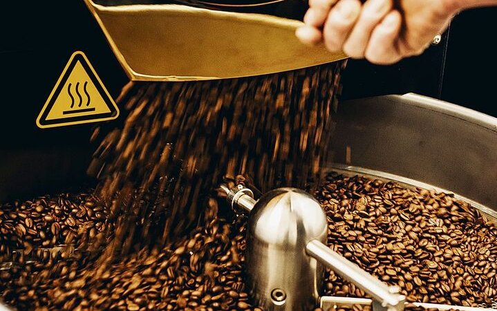 Das Rösten von Kaffeebohnen entscheidet über den Geschmack des schwarzen Volksgetränks. 