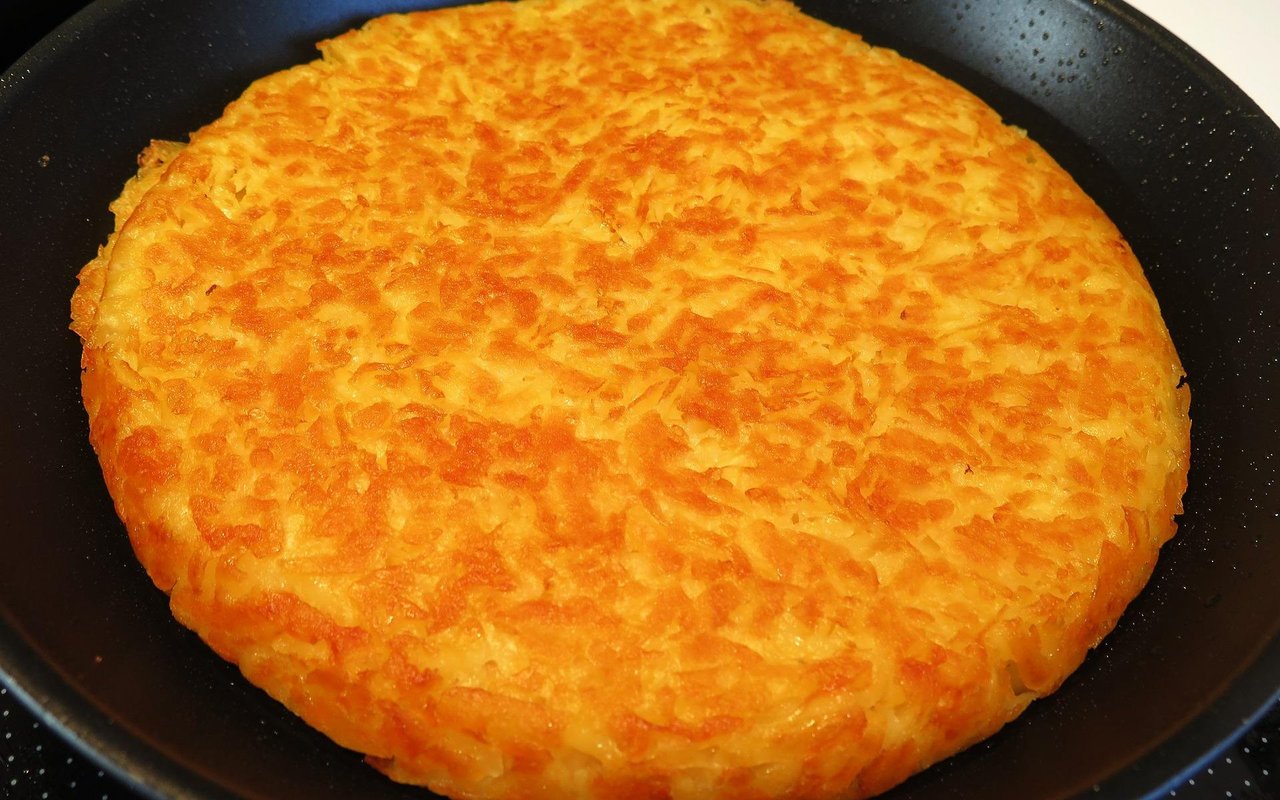 Ob gekochte oder ungekochte Kartoffeln für die Rösti gebraucht werden sollen, ist immer noch umstritten.