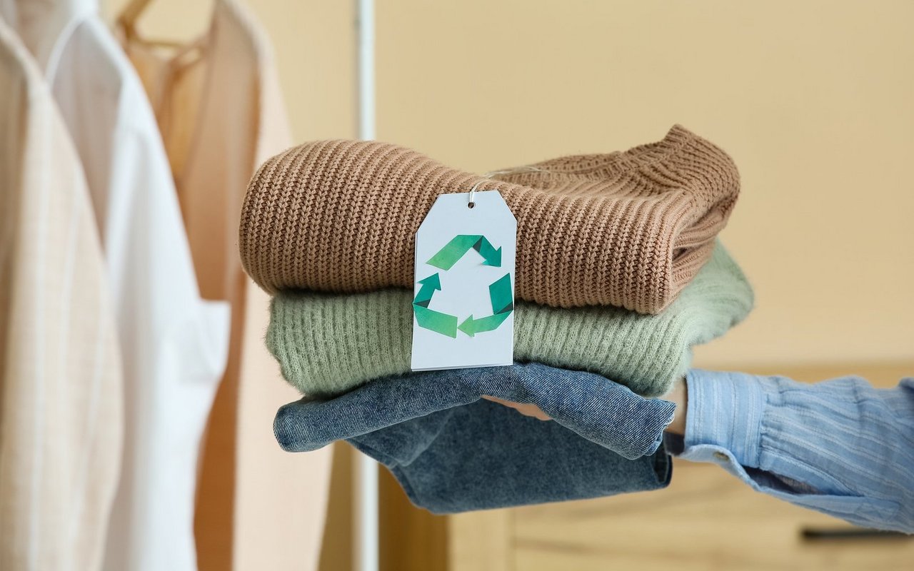 Nur rund ein Prozent der Alttextilien wird heute zu neuer Kleidung recycelt.