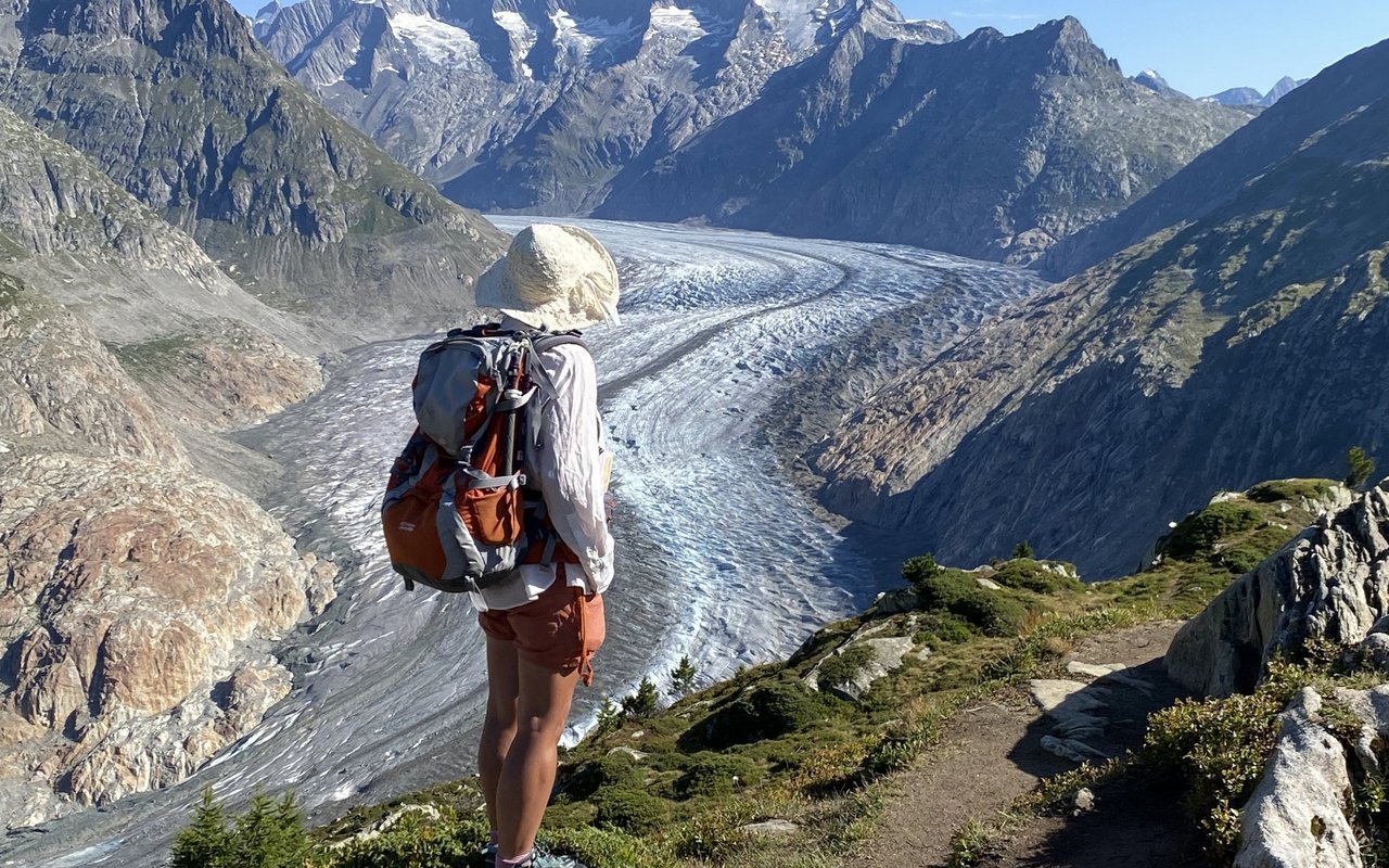 Ramsauer ist als Selbständige viel unterwegs in der Natur. Hier beim Aletschgletscher im Wallis.