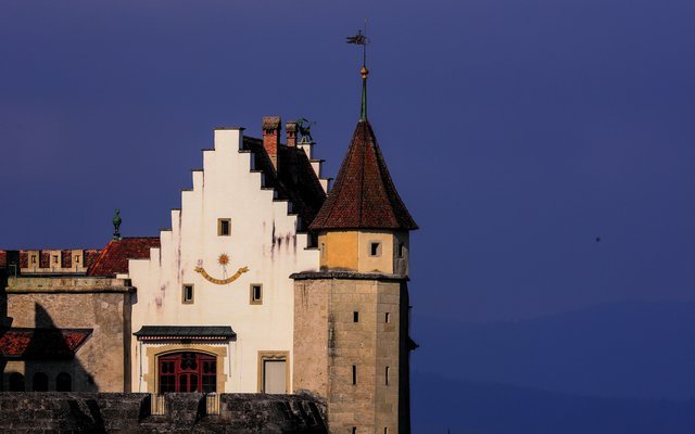 Auf Schloss Lenzburg sollen die Brüder Bertram und Guntram angeblich einen Drachen getötet haben.