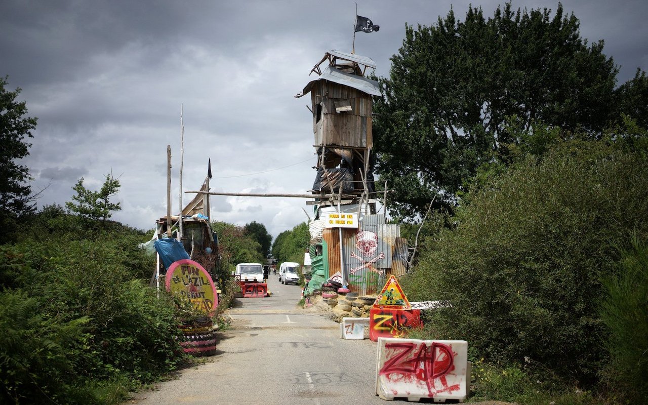 Sie besuchen das besetzte Gebiet «La ZAD» in Frankreich.