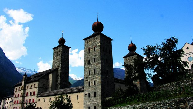 Das Stockalperschloss, das Wahrzeichen von Brig, Ausgangspunkt zu spannenden Naturexkursionen.