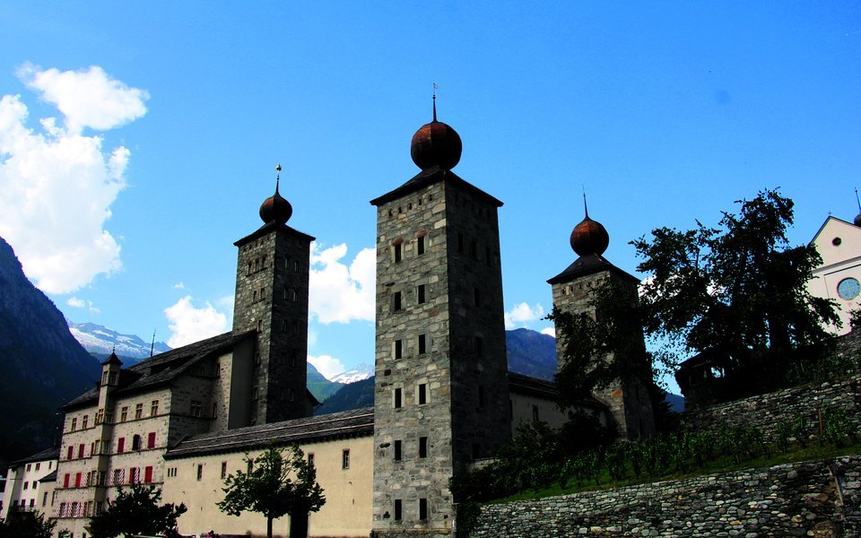 Das Stockalperschloss, das Wahrzeichen von Brig, Ausgangspunkt zu spannenden Naturexkursionen.