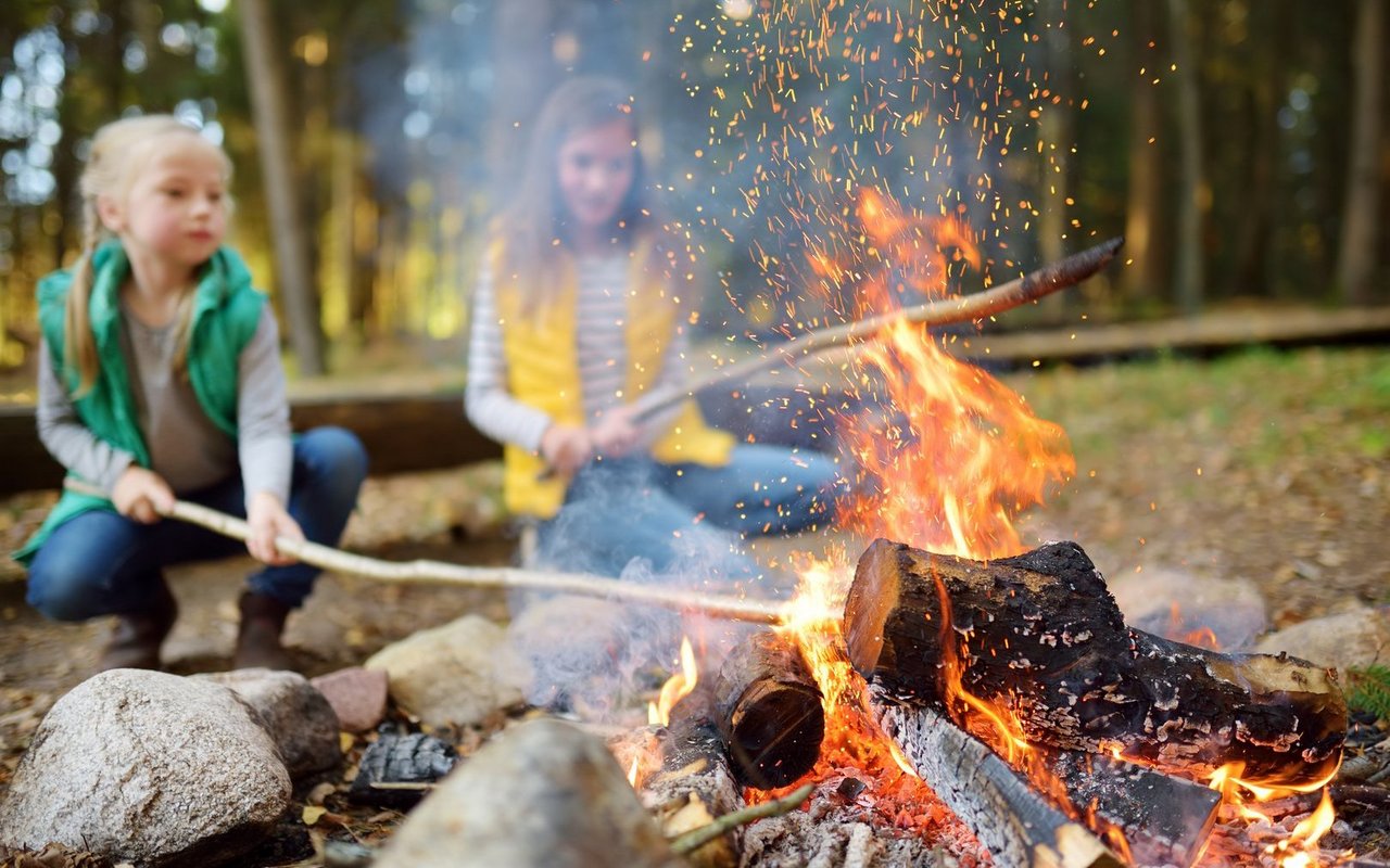 Gerade bei anhaltender Trockenheit ist im Umgang mit Feuer äusserste Vorsicht geboten. Ein lokales Feuerverbot muss unbedingt eingehalten werden. 