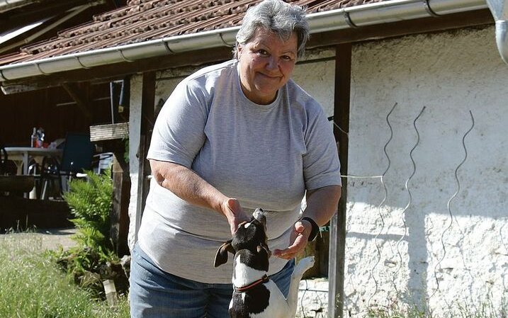 Isabelle Gigon aus Goumois im Kanton Jura am Fluss Doubs und ihre Ratiers du Jura bilden eine enge Gemeinschaft. 