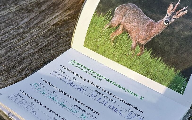 Im Aufgabenbuch werden alle jagdlichen Tätigkeiten notiert. 