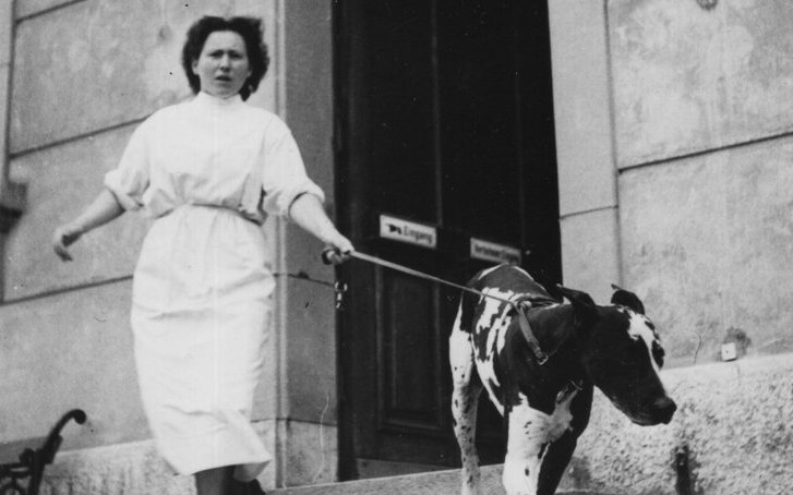 Die 1917 geborene Elsa Mühlethaler war in vielerlei Hinsicht eine Pionierin in der Schweizer Veterinärmedizin.