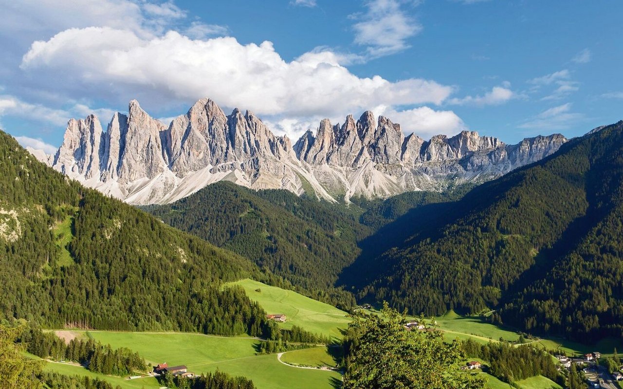 Die bizarren Zacken der Geislerspitzen am Ende des Villnösser Tals sind Stars auf Instagram.