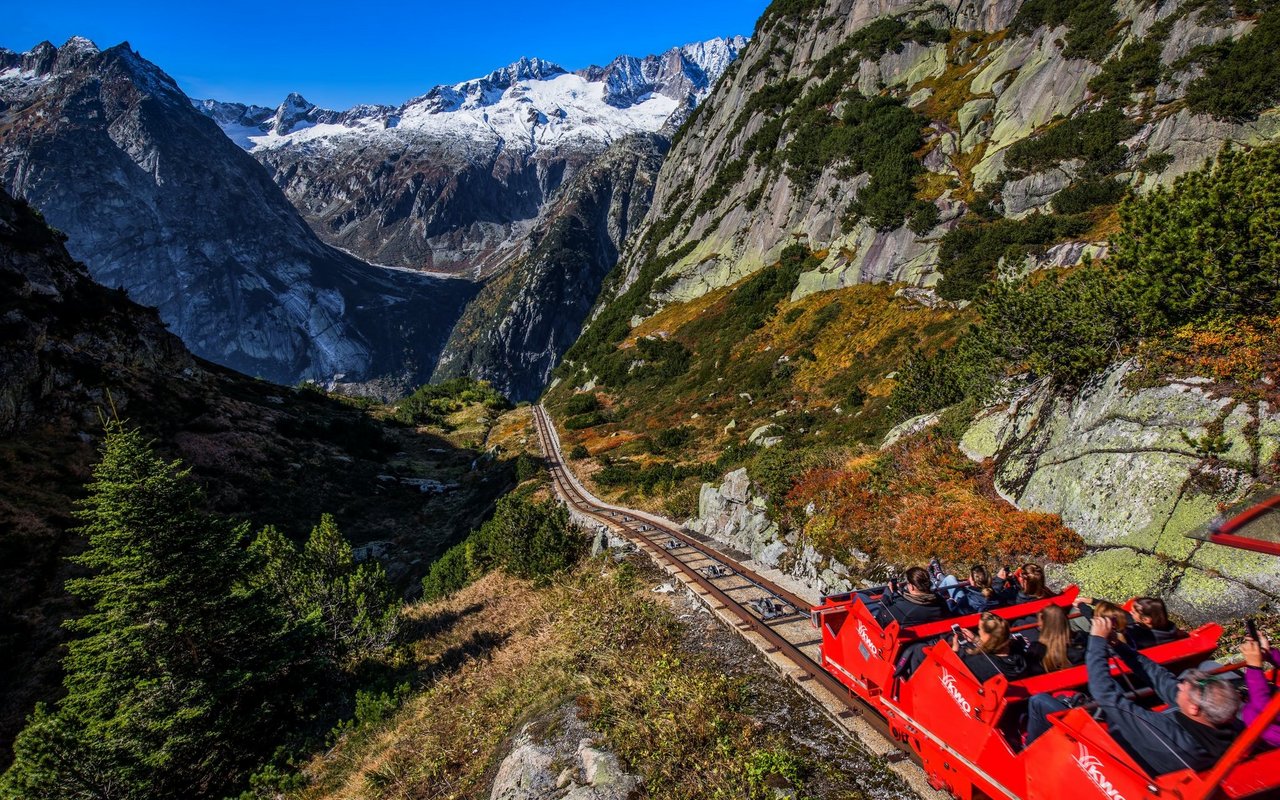 Die Gelmerbahn ist nichts für schwache Nerven: Sie ist die steilste, offene Standseilbahn Europas.