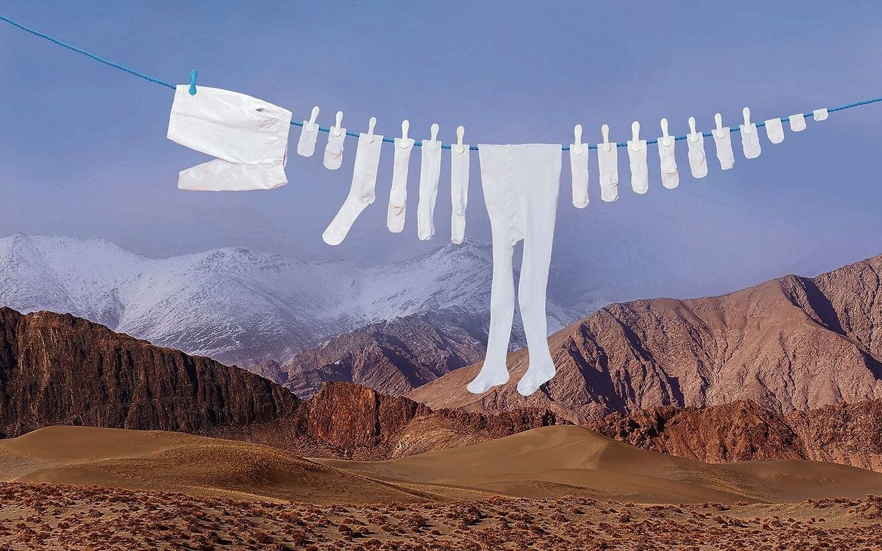Oft wurden die Hintergründe als digitale Collage hinzugefügt.