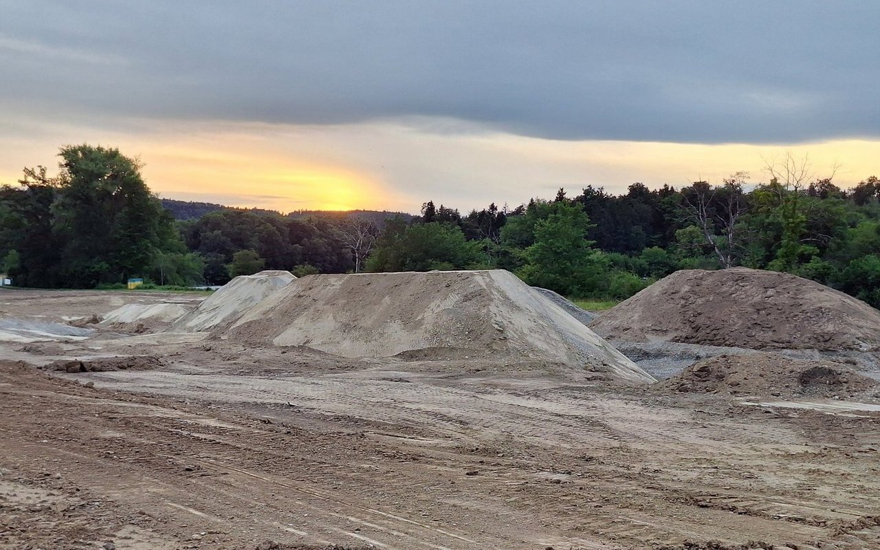 Die Auenrenaturierung Grien bei der Sandbank in Fischbach-Göslikon im Juni. Im November wird hier ein Seitenarm der Reuss entstanden sein.