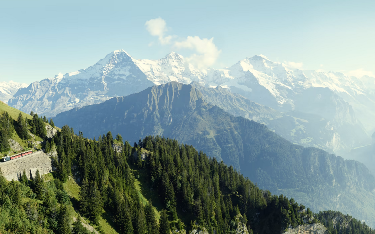 Die Schynige Platte ist Ausgangspunkt einer der schönsten Höhenwanderungen der Schweiz.