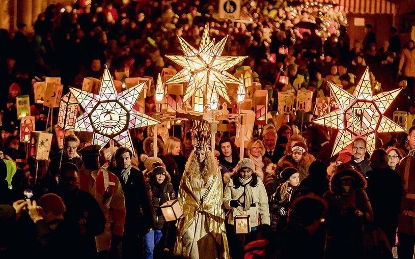 Der wohl berühmteste Weihnachtsmarkt der Welt in Nürnberg schafft es auf den Platz 6.