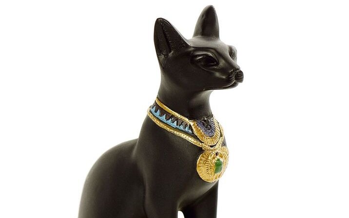 Im alten Ägypten wurden Katzen, etwa Bastet, als Götter verehrt.