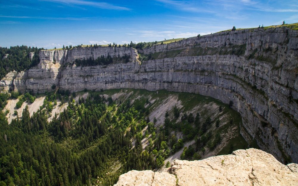 Creux du Van: ein atemberaubend schöner Felsenkessel. 