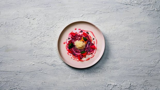 Florian Jenzer und Adrian Rufer zaubern ein Rinderherzcarpaccio.