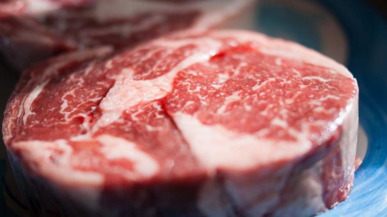 Um die EU-Klimaziele zu erreichen, müssen wir unseren Rindfleischkonsum reduzieren.