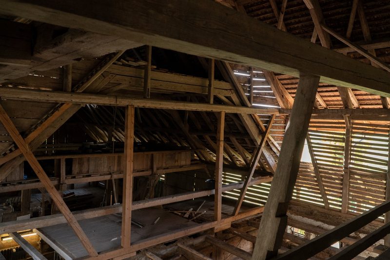 Die «Schlössli-Schüür»: Ein Leuchtturmprojekt aus Kork und Lehm