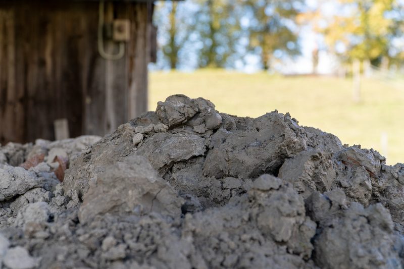 Die «Schlössli-Schüür»: Ein Leuchtturmprojekt aus Kork und Lehm