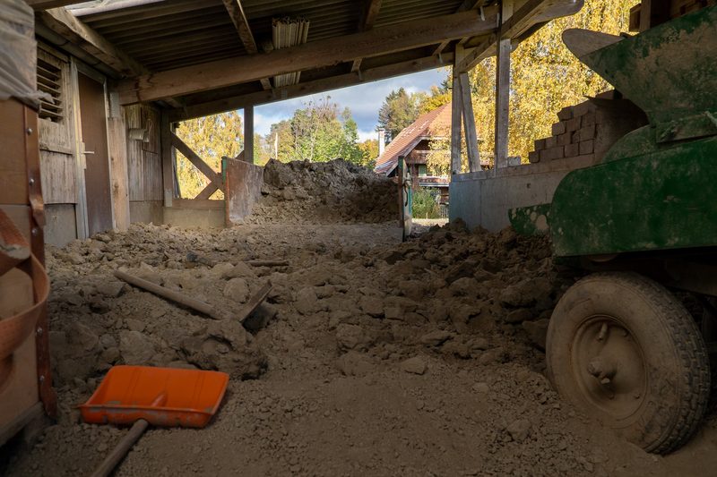 Die «Schlössli-Schüür»: Ein Leuchtturmprojekt aus Kork und Lehm