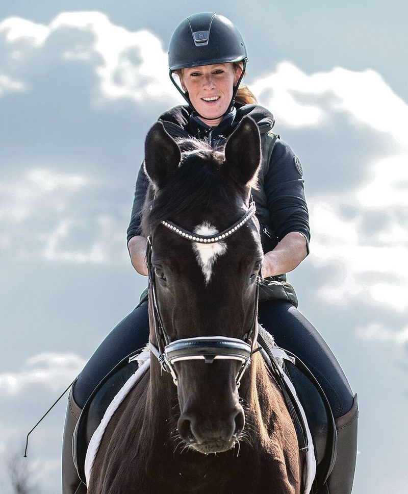 Melanie Miesch tritt mit den Sportponys gegen Grosspferde an und dies sehr erfolgreich.
