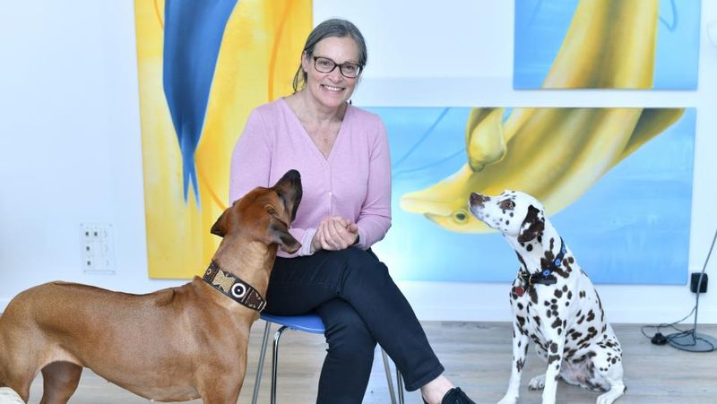 Sigrid Lüber mit Hunden