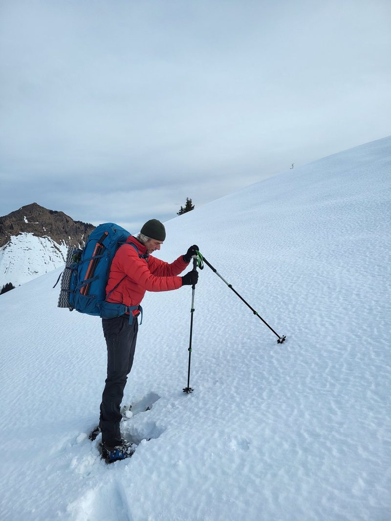Von Iglus, Schneehöhlen und Co.: Survival Kurs im Winter