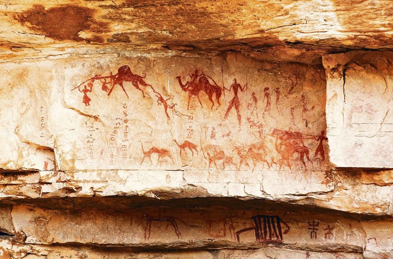 Prähistorische Felsmalereien wie diese hier in Tassili N’Ajjer, Algerien, können einiges über das Leben unserer Urahnen verraten.
