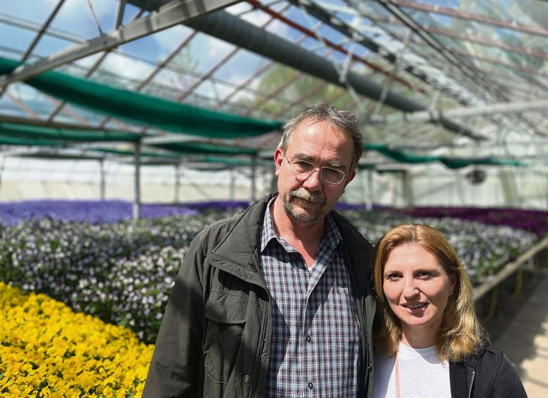 David Frey (links) und Fationa Kadriu haben Speiseblumen zu ihrem Beruf gemacht.