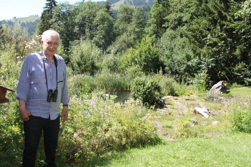 Hanspeter Latour zeigt seinen Naturgarten