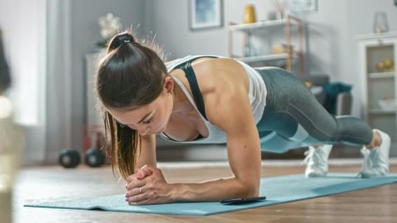 Pilatesübung Kraft