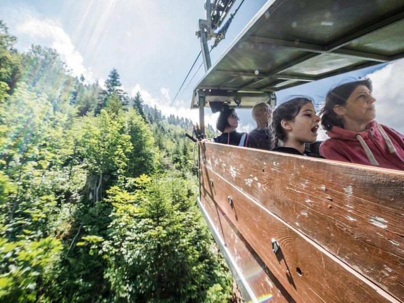 Spektakuläre Bahnfahrten zu schönen Wandergebieten