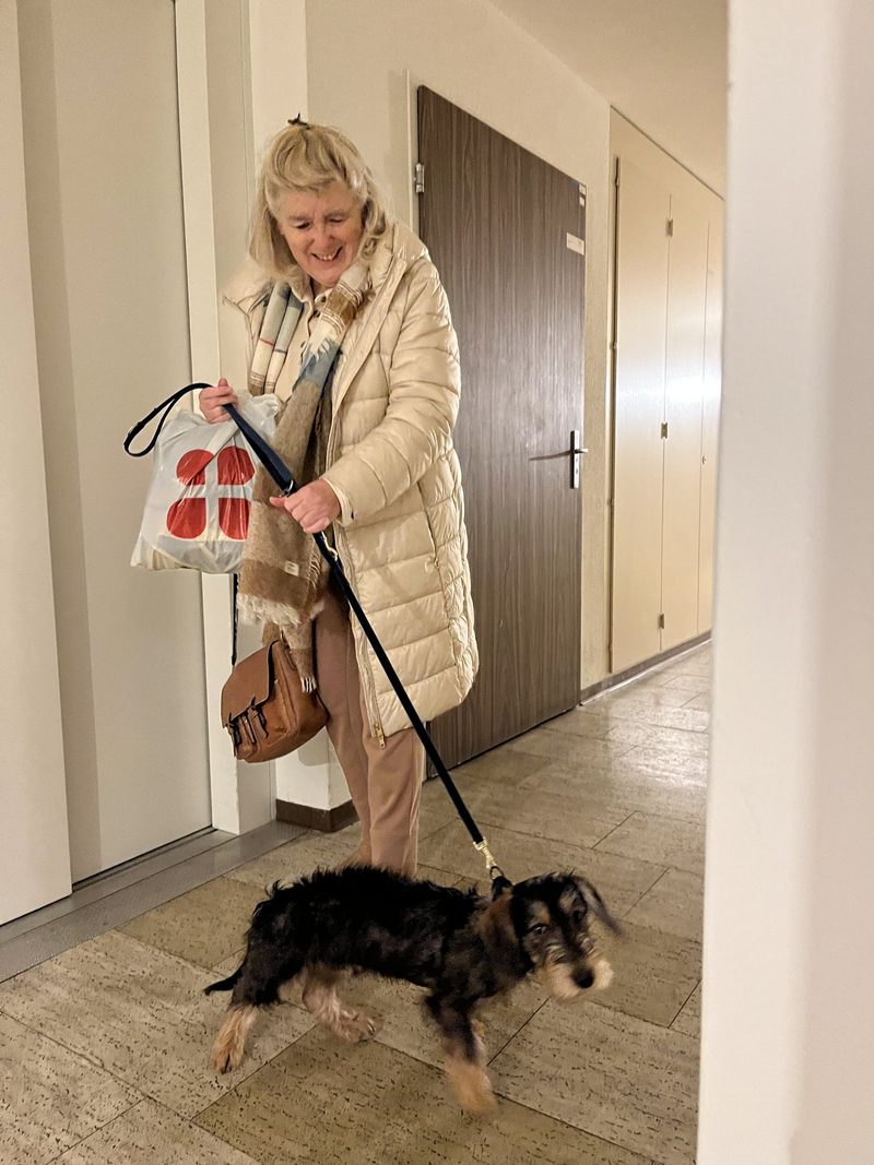 Der erste Tag beim Hundegrossmami