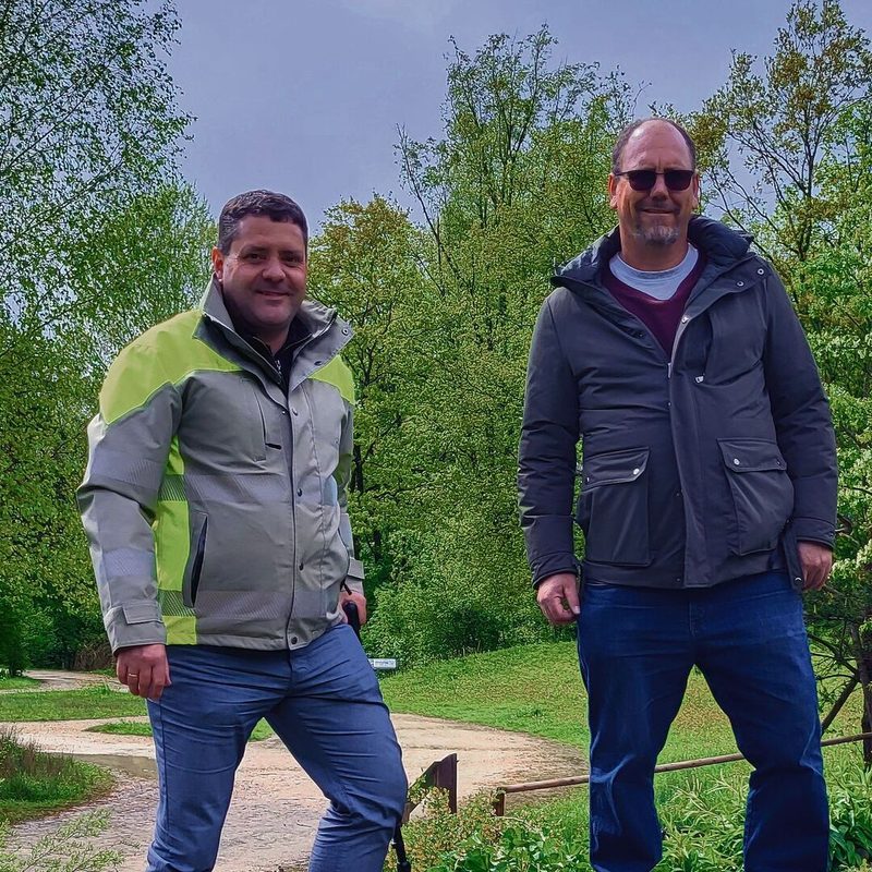 Experten, die sich für Wildbienen einsetzen: Raphael Sinzig und Raymond Spiess.