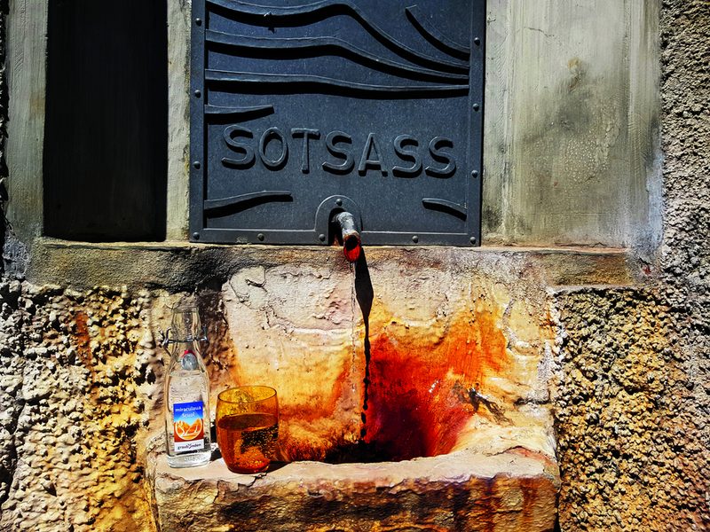 Je nach Verweildauer im Gestein ist das Wasser unterschiedlich mineralisiert.