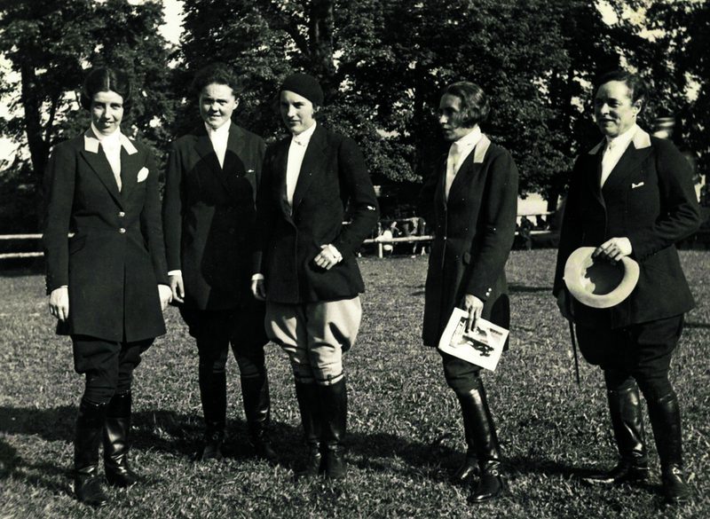 Dei führenden Reiterinnen traffen sich 1933 in Luzern: Stoffel, Haecky, Oppenheim, Di Morignano und Schwarzenbach.